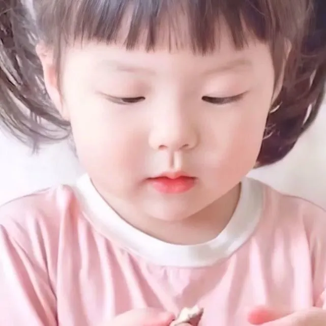可爱丸子妹头像：黑暗中也别枯萎 我的向日葵