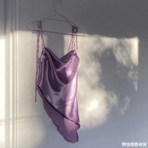 背景图丨我有了自己的月亮。