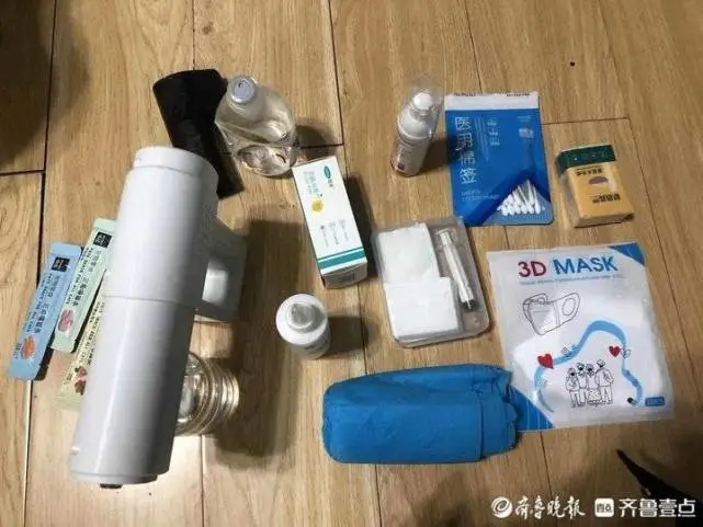 东北姑娘在济南做上门“铲屎官”，为取得信任与宠主视频一小时