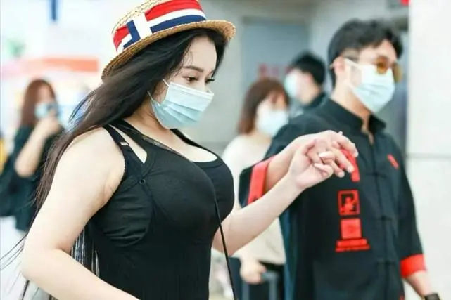 她是邹市明背后的女人，1年被分手23次不放弃，如今深陷整容传闻