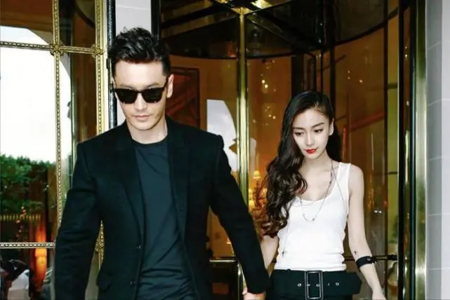 亮相春晚代言人的她，重新戴回鸽子蛋婚戒后，吸金速度能否回温？