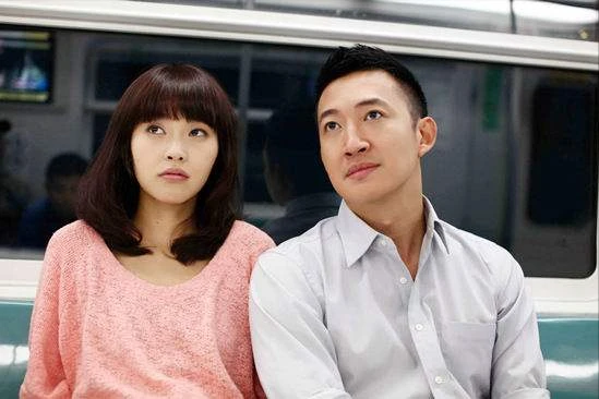 他放弃继承家产当10年配角？在娶妻后成功走红，网友：妻子旺夫
