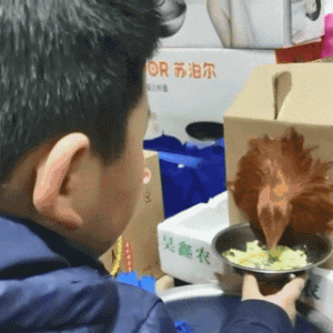 这待遇没谁了！绍兴一家人的“美餐”，被孩子养成宠物