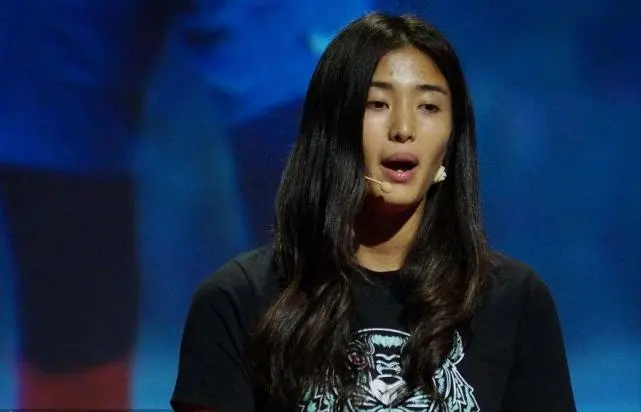女足门将赵丽娜，被网友叫老婆，直言娶我要拿出实际行动来