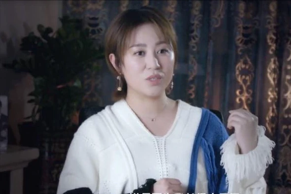 嫁小11岁丈夫后，为养家孕期还坚持接戏，这样的婚姻马丽图什么？