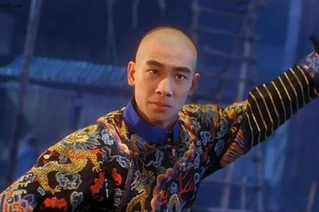 赵文卓新片上映15天，票房仅186万，他和吴京相比差哪了？