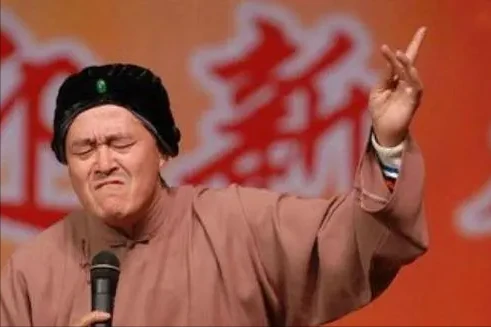 继娇娇正面刚后，又一男徒弟控诉本山传媒，自称每月只有几百块