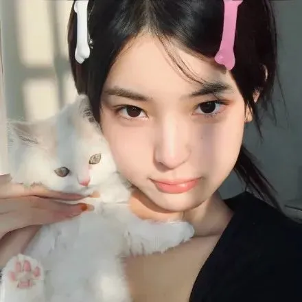 女生头像‖别慌，月亮也正在大海某处迷茫