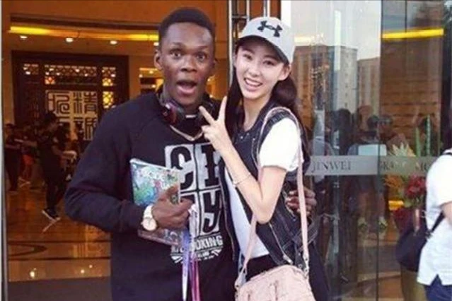 陈怡为爱远嫁异国，生下女儿后沦为“留守妾”，如今想回家都困难