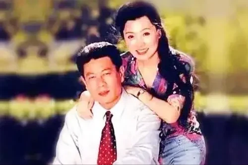 巫刚：和前妻15年婚姻无儿无女，和不婚不育的陈瑾在一起20年？