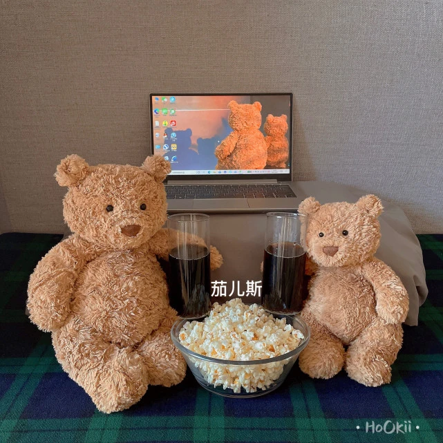 两只小熊头像背景图