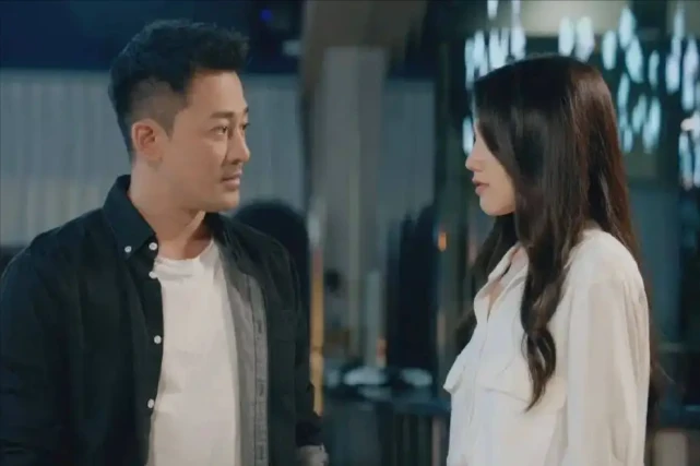 《黑金风暴》惨遭吐槽：嫌疑人用牙刷挟持护士，查案基本靠追？