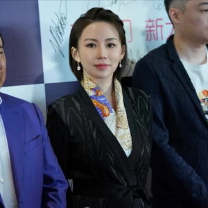 40岁“黄花大闺女”潘晓婷，好身材高颜值身价过亿，至今仍是单身