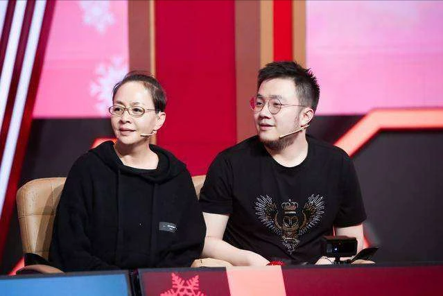 宋丹丹：11年感情错付后，嫁给了相恋28天的赵玉吉，今61岁当奶奶