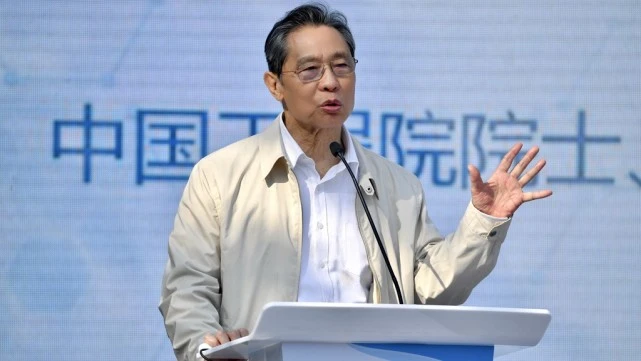 上海疫情形势极其严峻，万人医疗队援助上海，通报10个最新消息