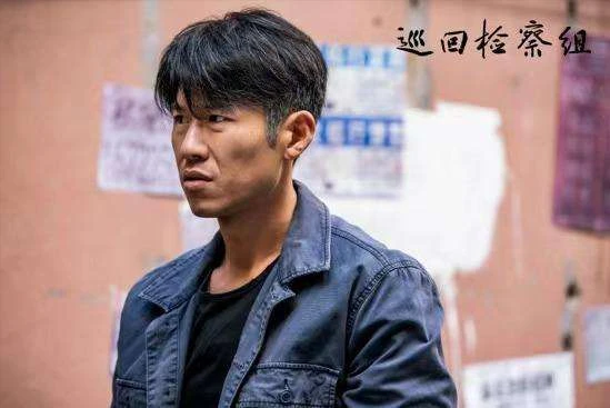 “星二代”王骁：国外留学的高材生，27岁转行当演员，39岁终走红