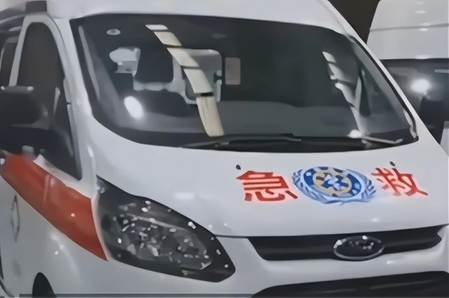 云南一男子被狗追咬将其反杀，遭狗主人上门索赔：我家狗从不咬人