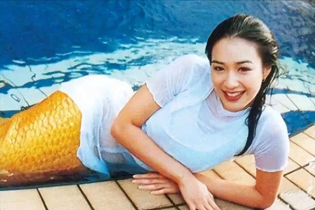 51岁钟丽缇教跳舞，被网友吐槽像奶奶，张伦硕维护妻子太暖心