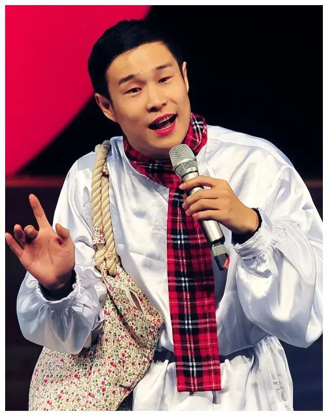 岳云鹏VS小沈阳，起步晚的他为什么依旧火？小沈阳却不见踪迹
