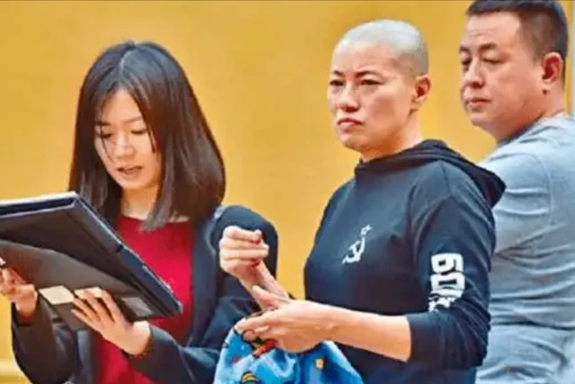 “风流尼姑”释智定：买别墅养男人，白天是主持晚上做回自己？