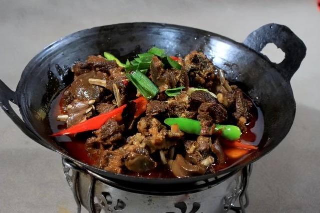 世界最大狗肉市场，每年吃掉200万只狗，韩国人对狗肉有多痴迷？