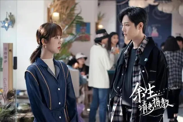 杨紫美出新高度，瘦成“纸片人”软萌可爱，手上戒指暴露感情状况