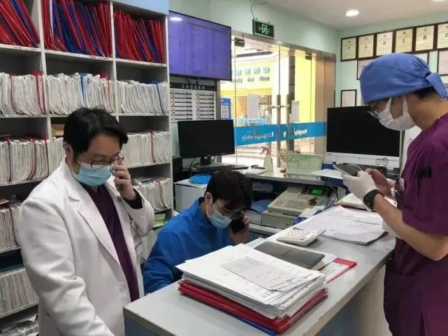 留守宠物医院照顾115只猫狗！台湾兽医师：上海是座有爱的城市