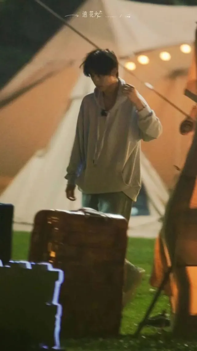 丁程鑫在花儿与少年好开心～