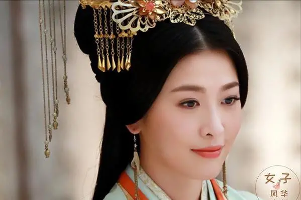周丽淇晒三代同堂照，感谢老公傅程鹏送惊喜引关注，不被网友看好