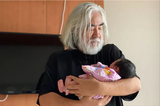 张纪中发文斥责胡歌，称其忘恩负义，论及原因被指蹭热度