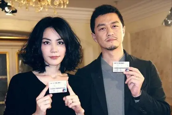 写200多份情书追天后，50岁娶娇妻老来得子，李亚鹏开挂般的人生