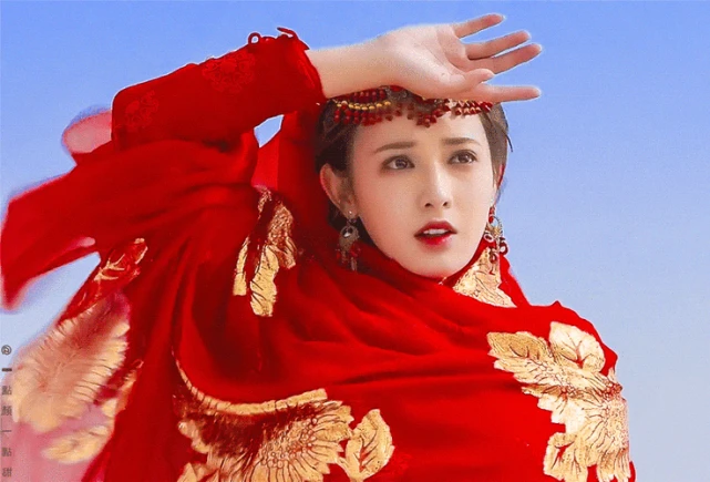 彭小苒新剧未播先火，男主是《琉璃》的他，这次熬夜也得追！