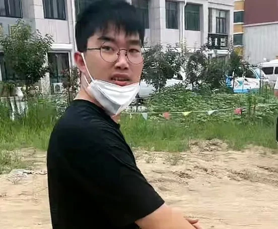 网红委屈狗被虐后续：狗主人不惧舆论外出遛狗，开价200W卖狗